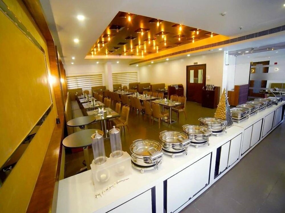 Фото Alexander Luxury Hotel