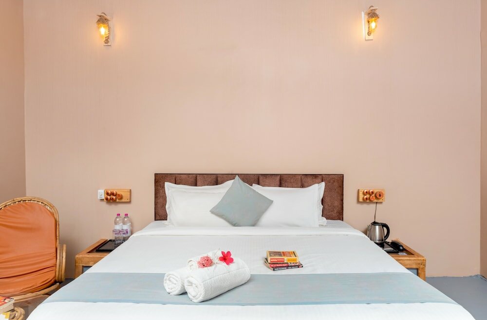 Фото Amadi Beach Front Resort