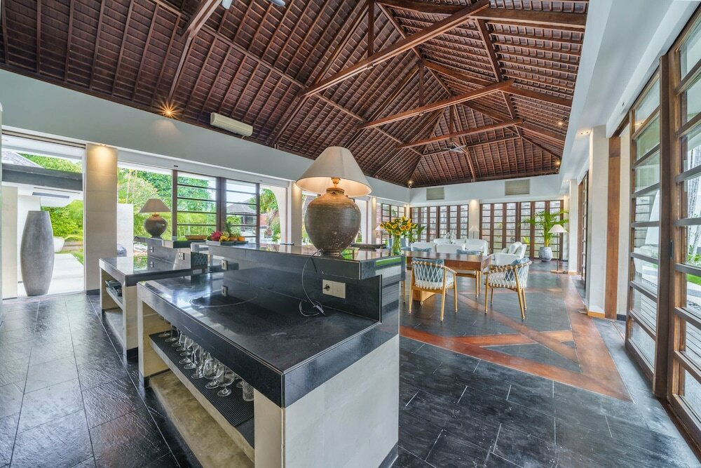 Фото Villa Karishma