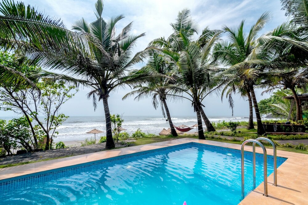 Фото Amadi Beach Front Resort