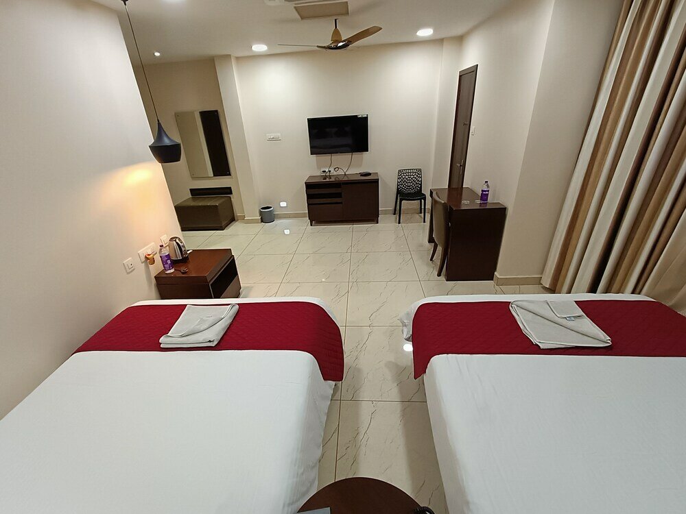 Фото Hotel Akshay Grand