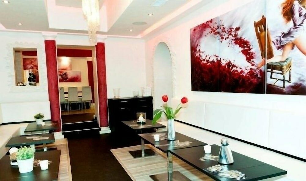 Фото Royal House