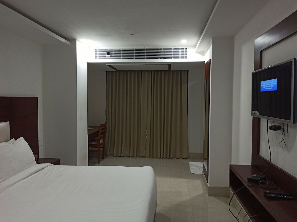 Фото Hotel Autumn Crocus - A Boutique Hotel