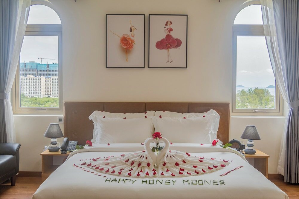 Фото Sea Breeze Hotel & Villa