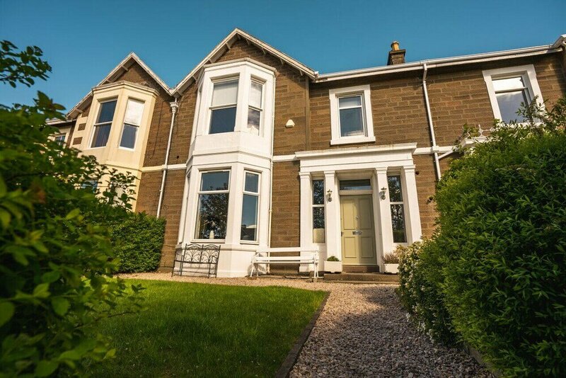 Гостиница Castle Beach - Magnificent Victorian Villa in Broughty Ferry