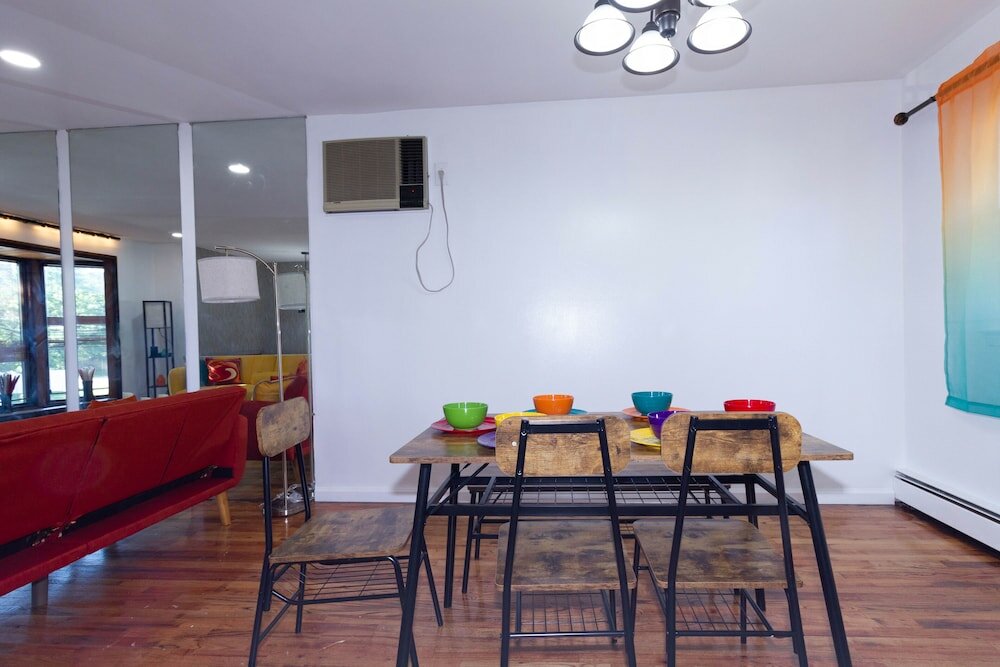 Фото Cheerful & Beautiful 3-Bedroom Ranch