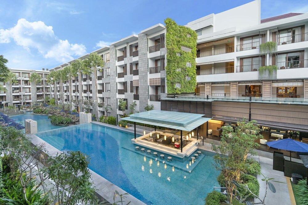 Фото Courtyard by Marriott Bali Seminyak Resort