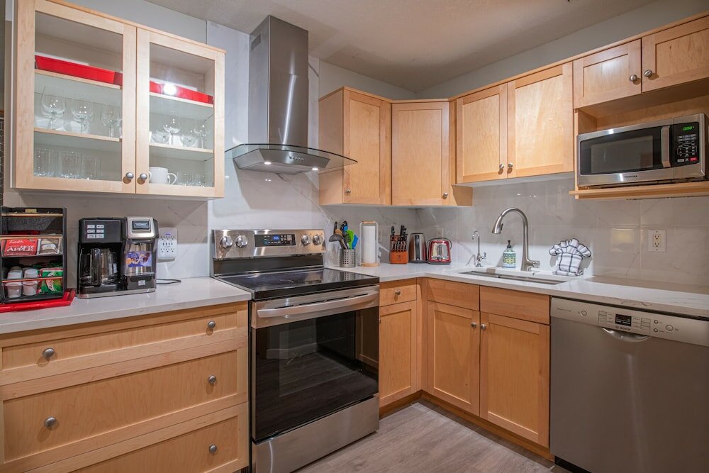 Фото Mountain View 2 Bedroom Condo-Top Floor