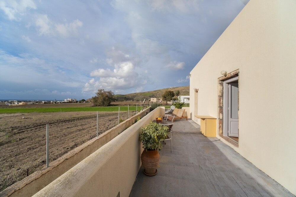 Фото Kapeli Suites