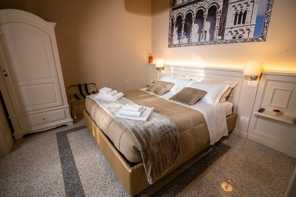 Фото Noble Floor - Luxury Apartments