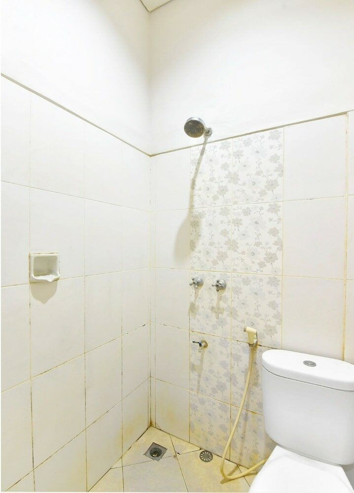 Фото Capital O 91405 Hotel Lavarta