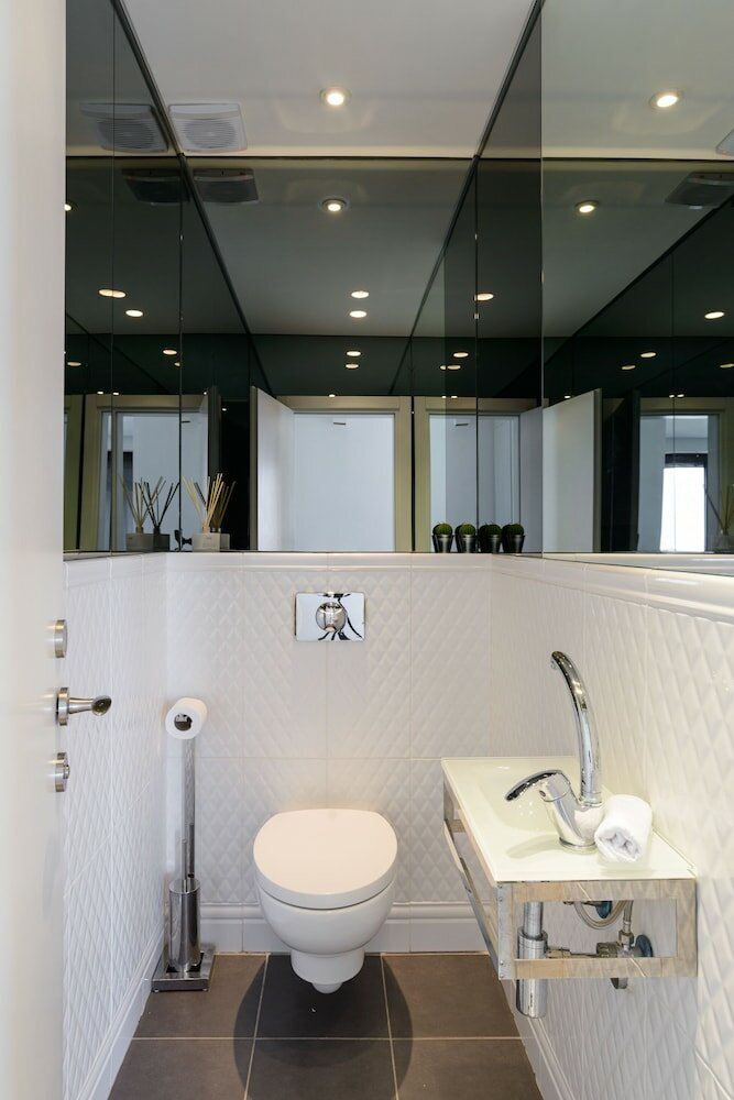 Фото Bat Yam Luxury with Terrace & Sea View