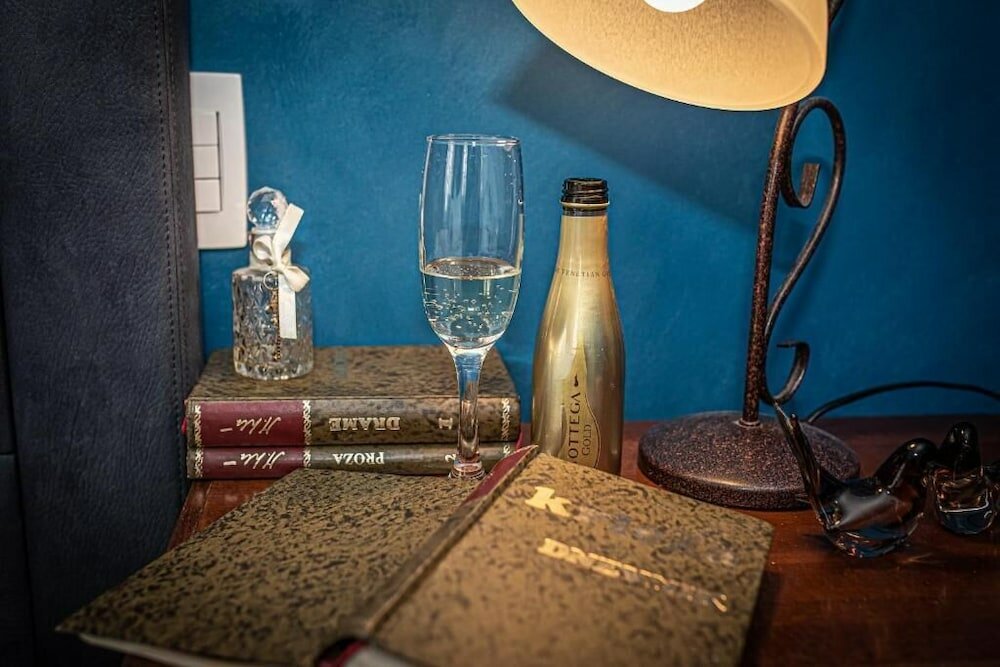 Фото Theatre Luxury Rooms