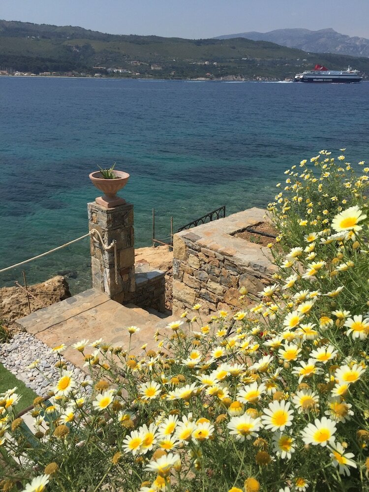 Фото Roditses Beach sea front Apartments