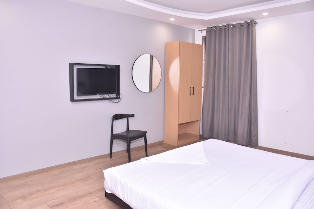 Фото Chhavi Hotels