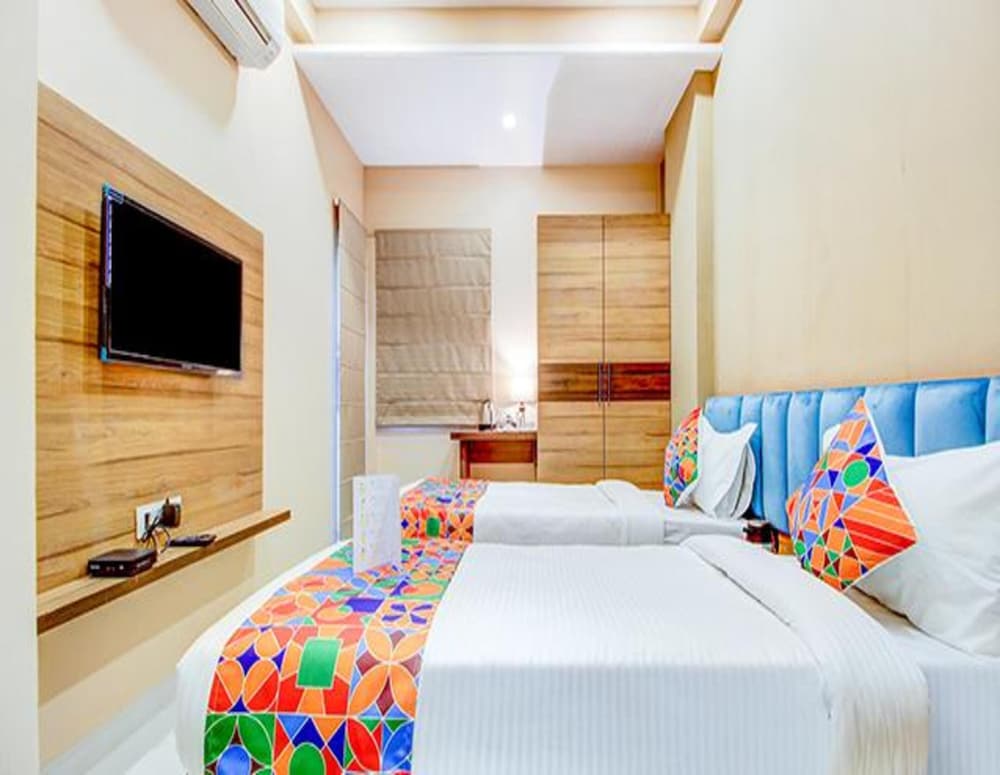 Фото FabHotel 7th Crossing