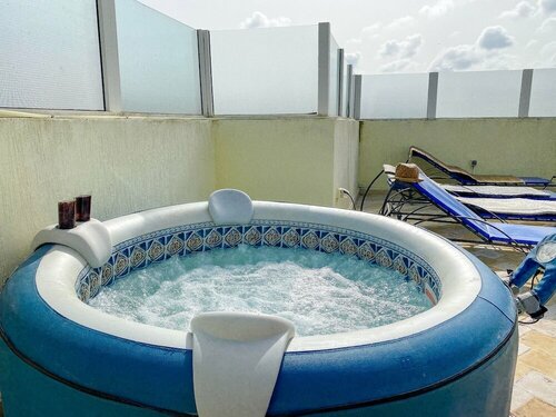 Гостиница Luxury Villa Avec Jacuzzi Sidi Bouzid в Эль-Джадида
