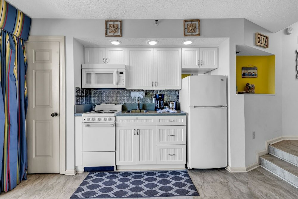 Фото 1br Oceanfront condo with Pool & Balcony