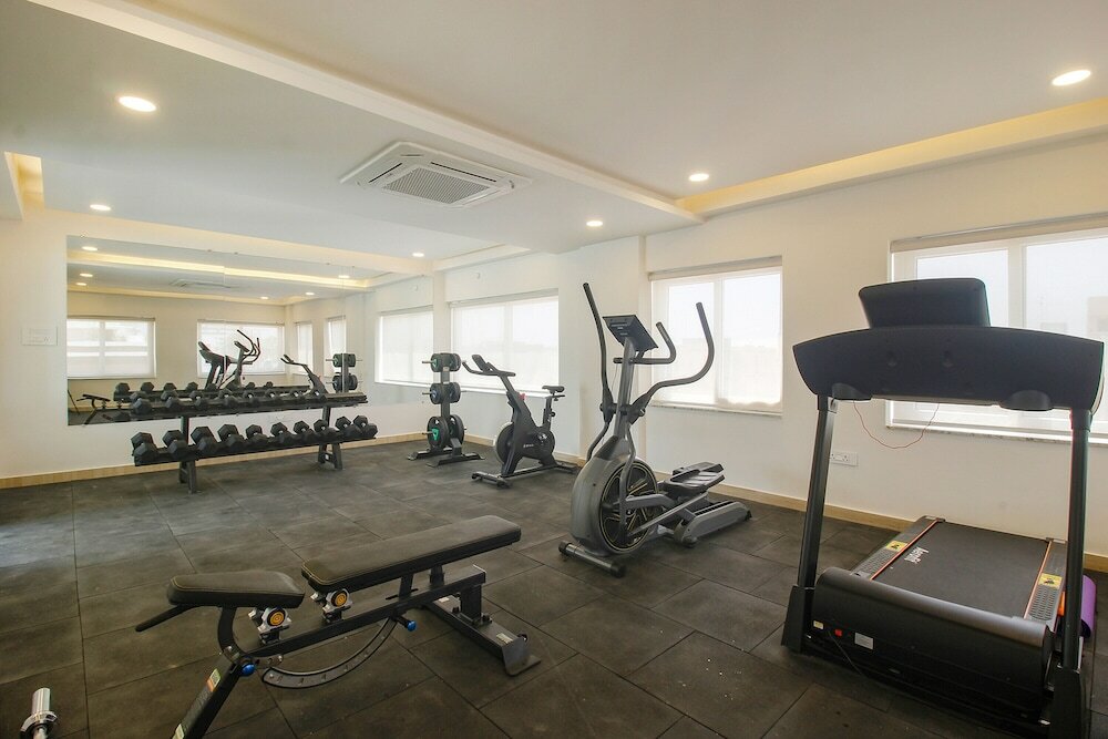 Фото Fabhotel Western Suites