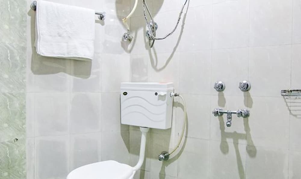 Фото Fabhotel Rosewood Inn I