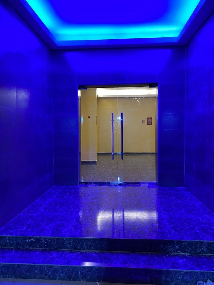 Фото Posh Hotel And Suites