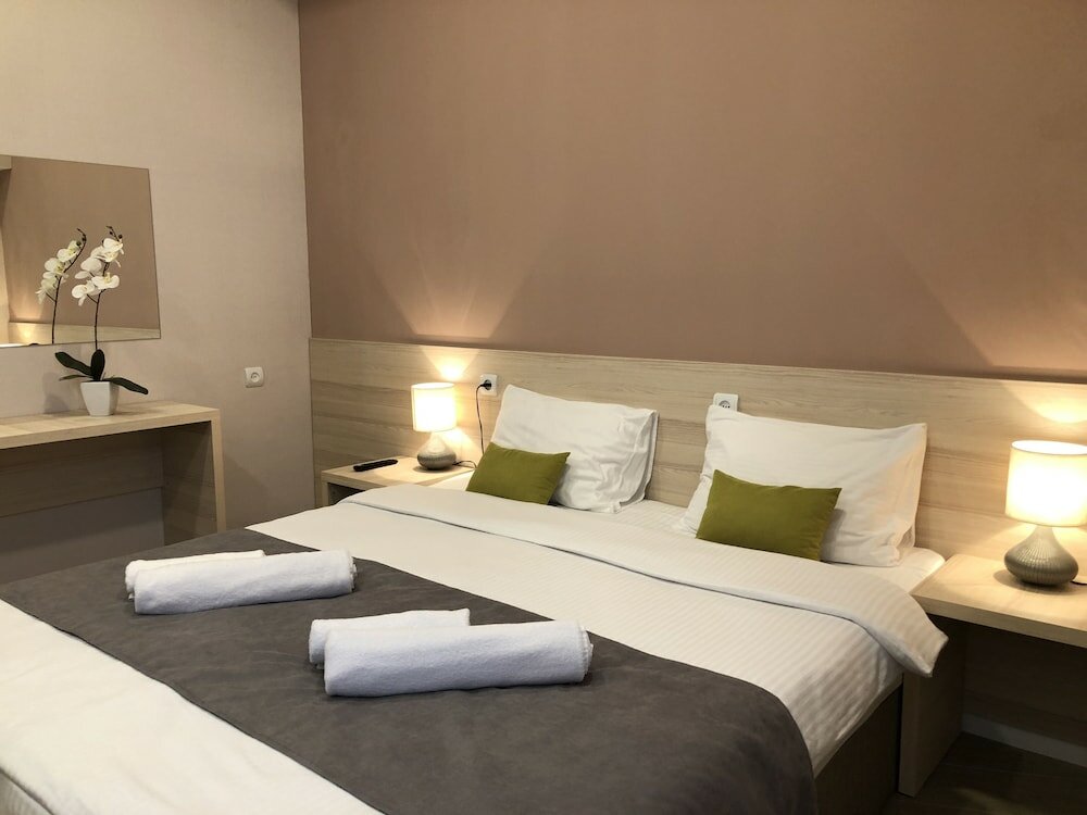 Фото 4Guest Hotel