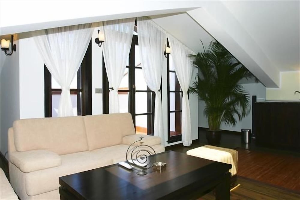 Фото Trinity Sea Residence