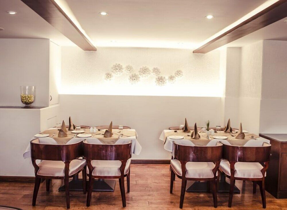 Фото Fabhotel Ambience Executive