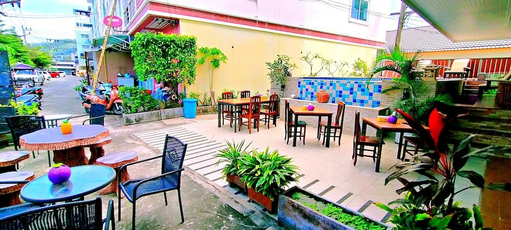 Фото Green Harbor Hotel & Service Apartment