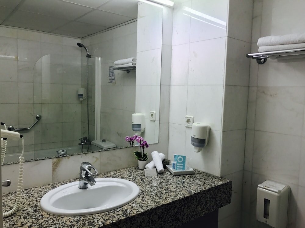 Фото Hotel La Caleta de Tamariu