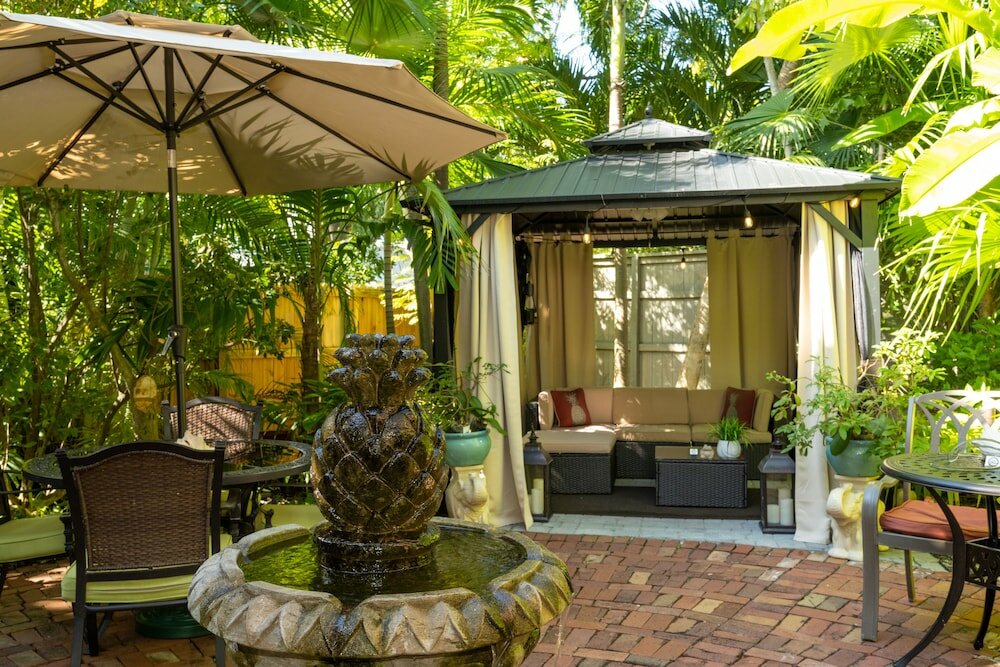 Фото The Mermaid & Alligator