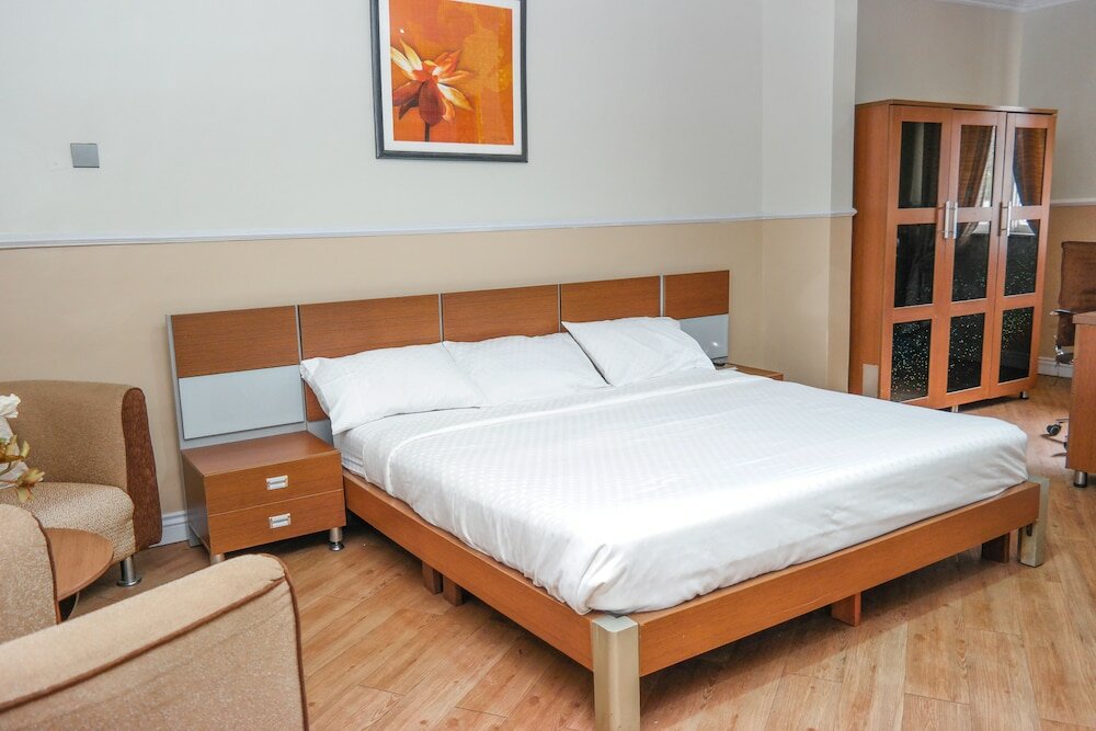 Фото Quiet Pools Inn and Residence