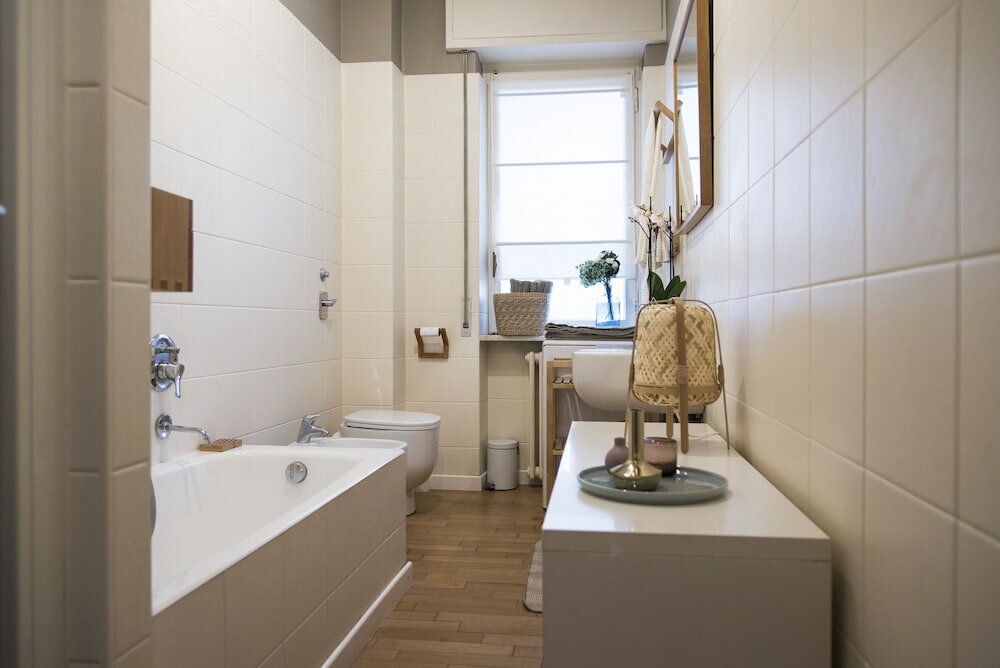 Фото Sweet Flat near Metro Stop