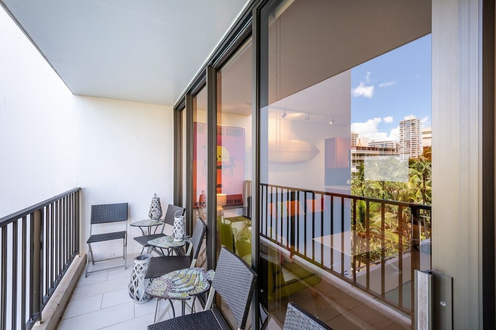 Фото 7th Floor Garden View Condo In Walking Distance to Waikiki Beach by Redawning