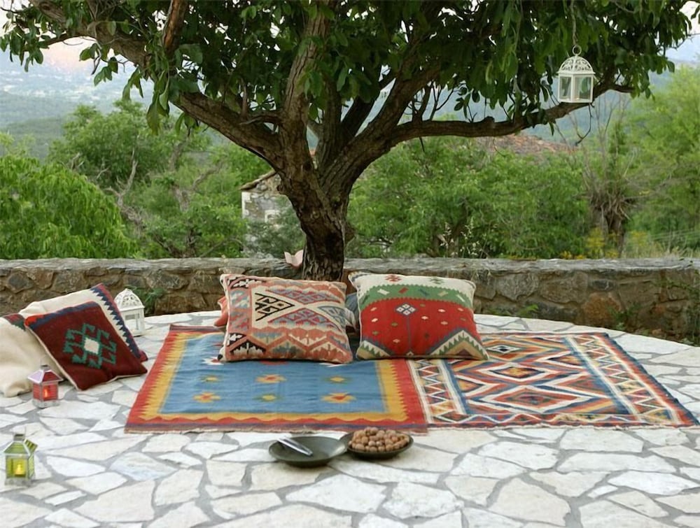 Фото Hotel Papanikola