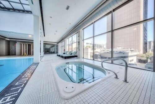 Гостиница Stylish Suite in Downtown Toronto в Торонто