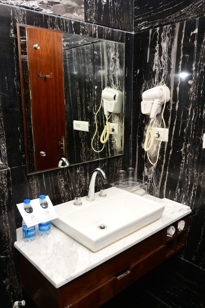 Фото One Earth Avaas