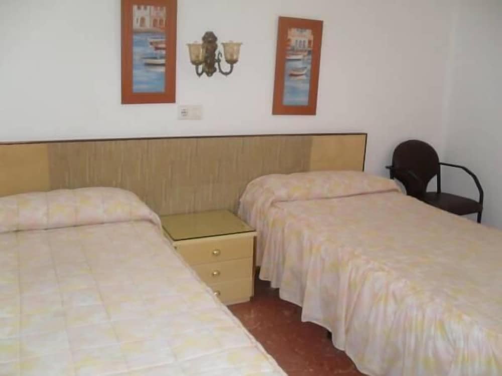 Фото Hostal Escandinavia