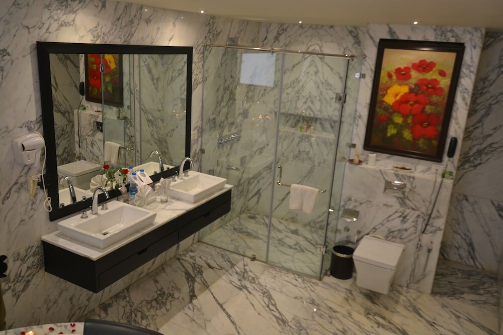 Фото One Earth Avaas