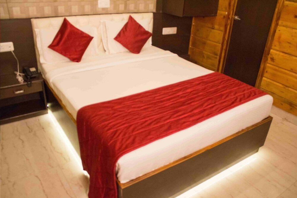 Фото Hotel Varuna