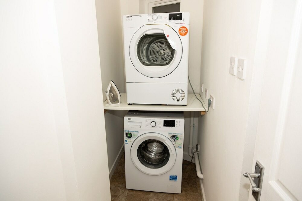 Фото Alexander Apartments Powdene House