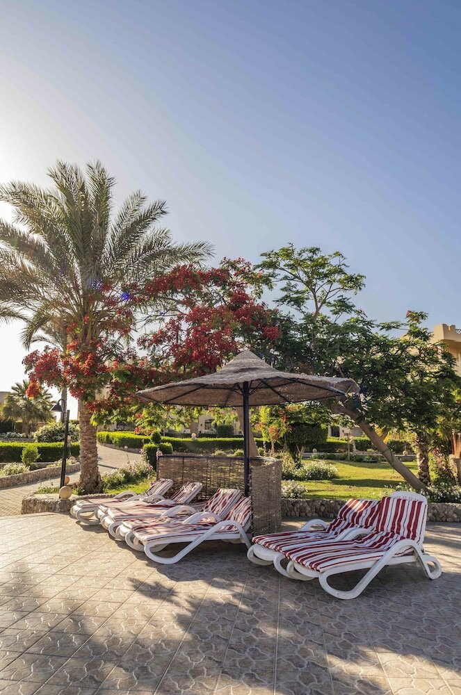 Фото Blend Elphistone Resort