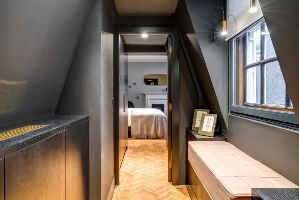 Фото Apex Temple Court Hotel