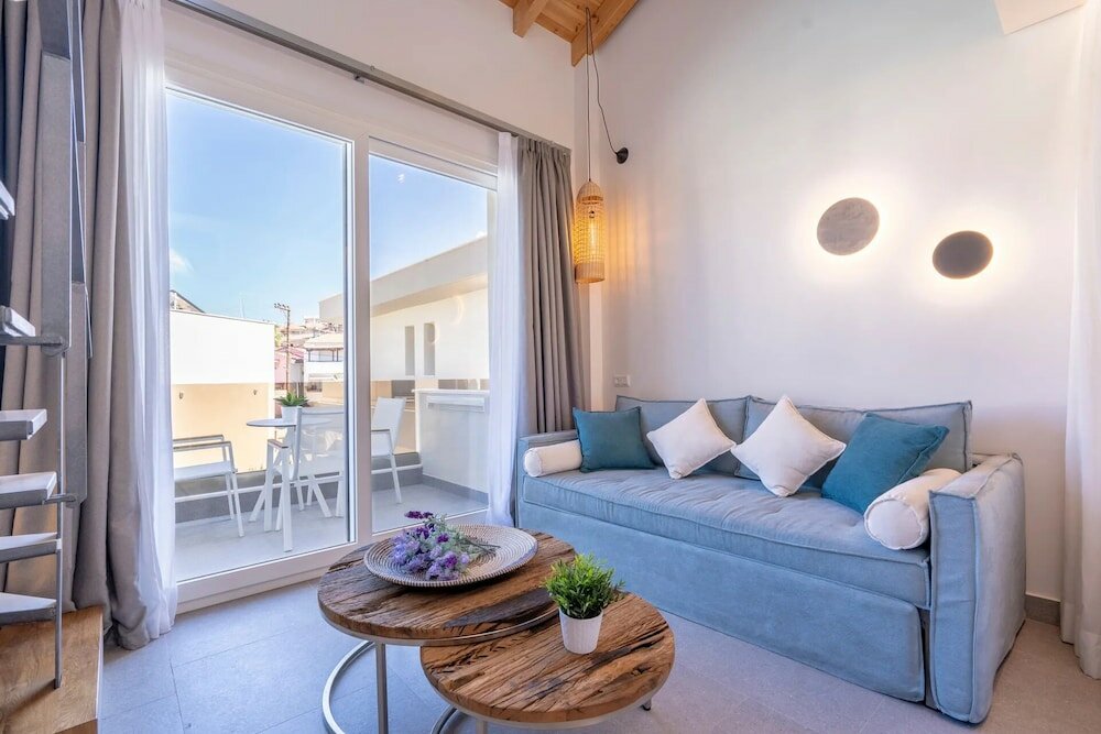 Фото Mirablue Luxury Residences