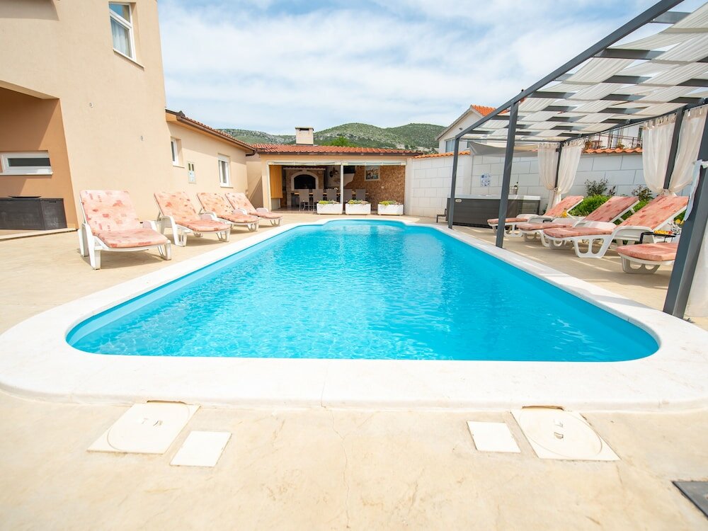 Фото Holiday Home near Trogir