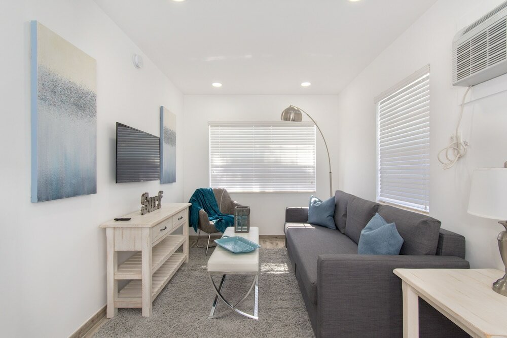 Фото Beach Inn by DesignedVR