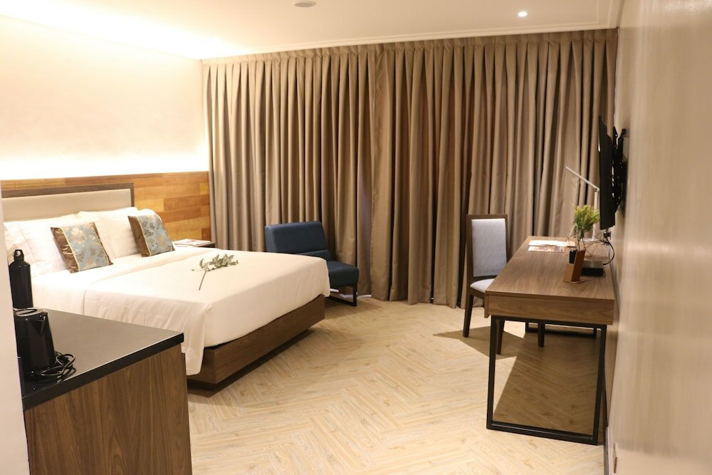 Фото Acacia Hotel Bacolod