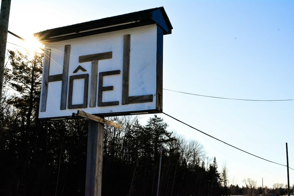 Фото The Shawville Hotel
