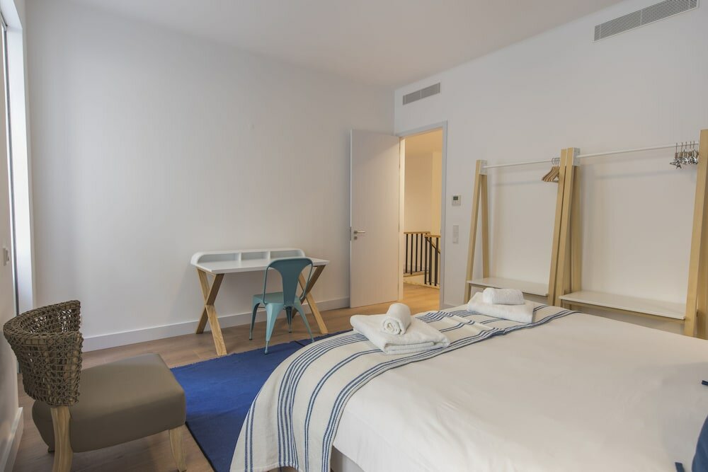 Фото High Ceiling Duplex Apt Cais do Sodre