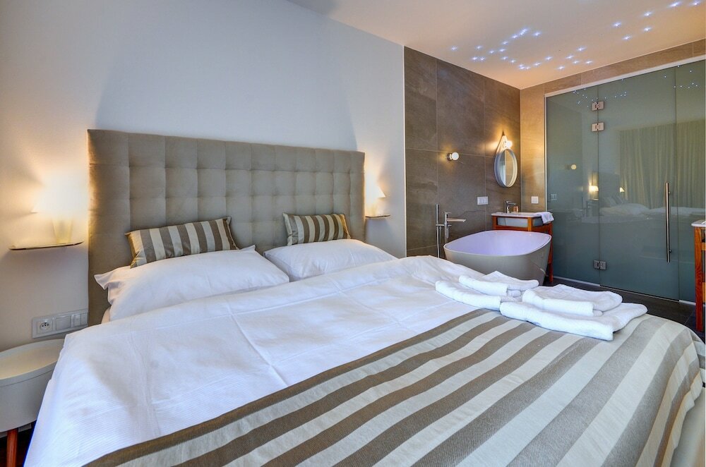 Фото Hotel Chmelnice